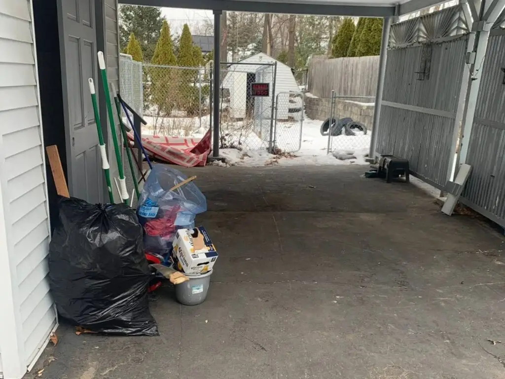 Yard junk removal
